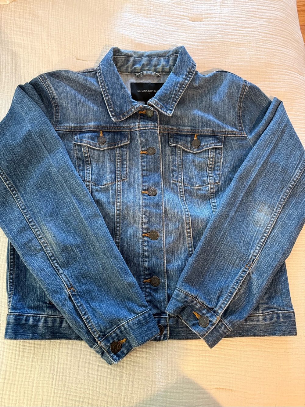 Banana Republic Blue Denim Jean Jacket in Medium wash, size medium - Picture 4 of 6
